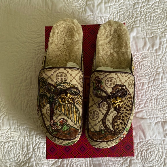 TORY BURCH T MONOGRAM SHEARLING CHARM MULES - Picture 6 of 9